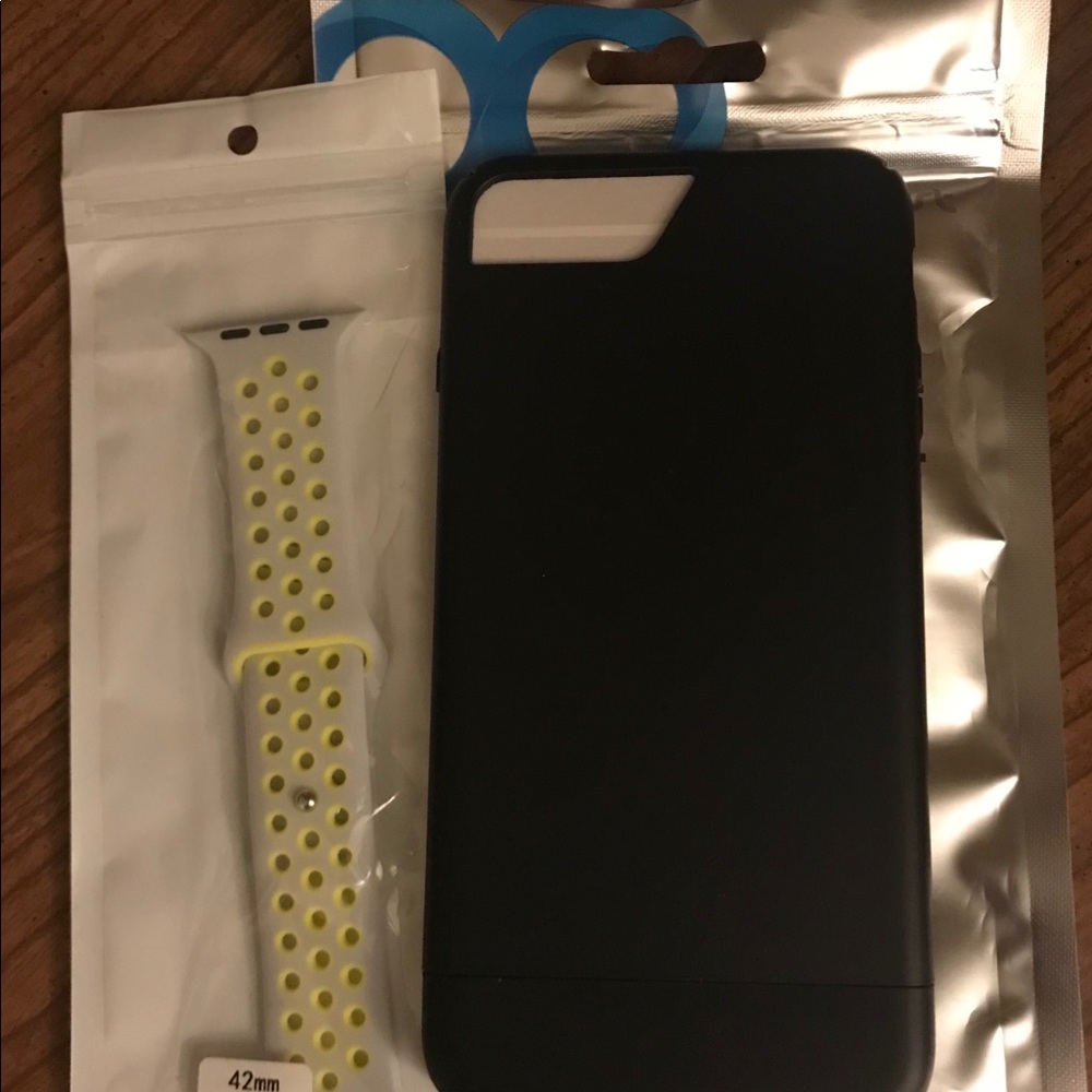 IPHONE 7 PLUS CASE AND APPLE WATCH BAND
